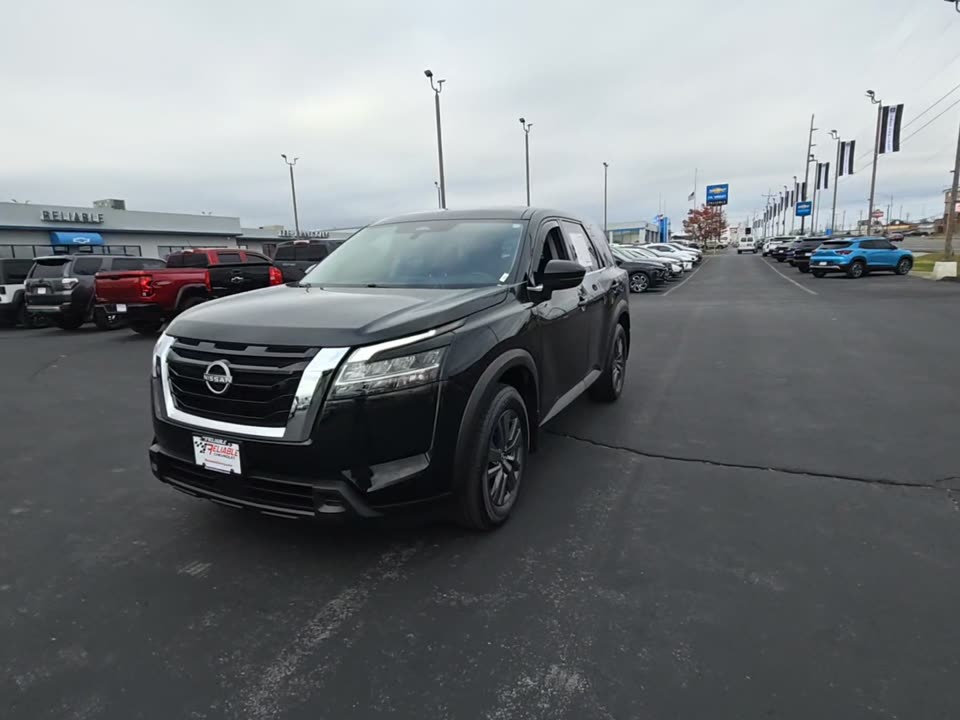 2022 Nissan Pathfinder S FWD