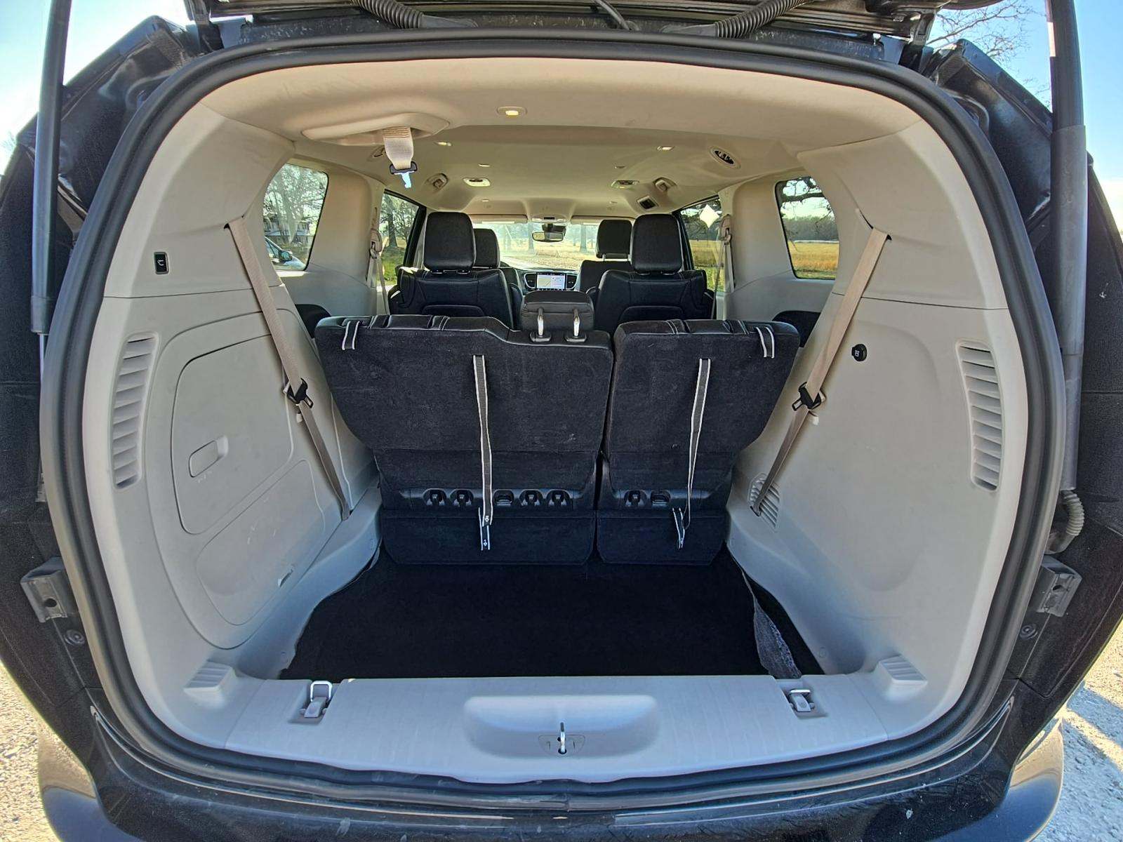 2024 Chrysler Pacifica Hybrid Select FWD