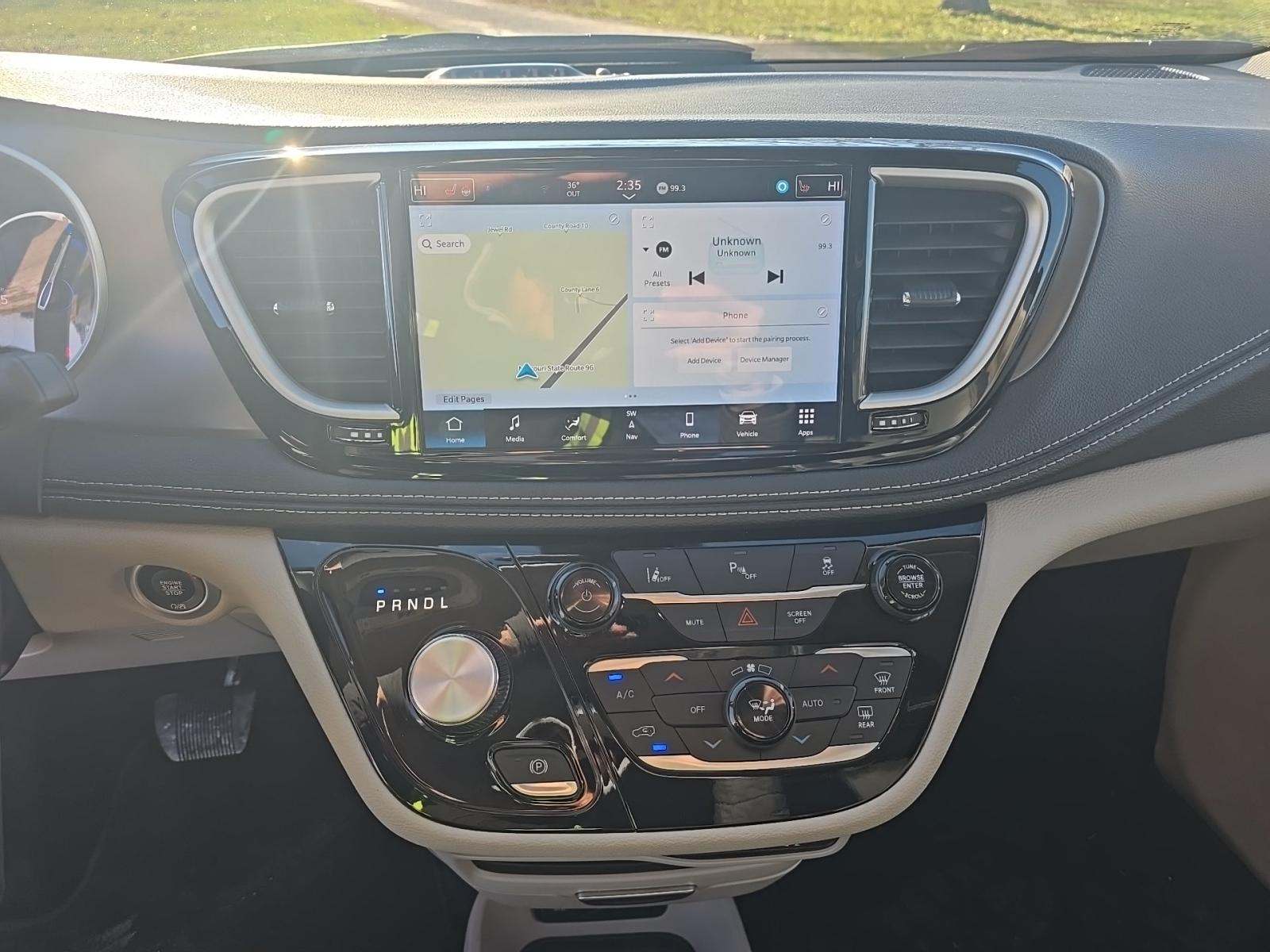 2024 Chrysler Pacifica Hybrid Select FWD