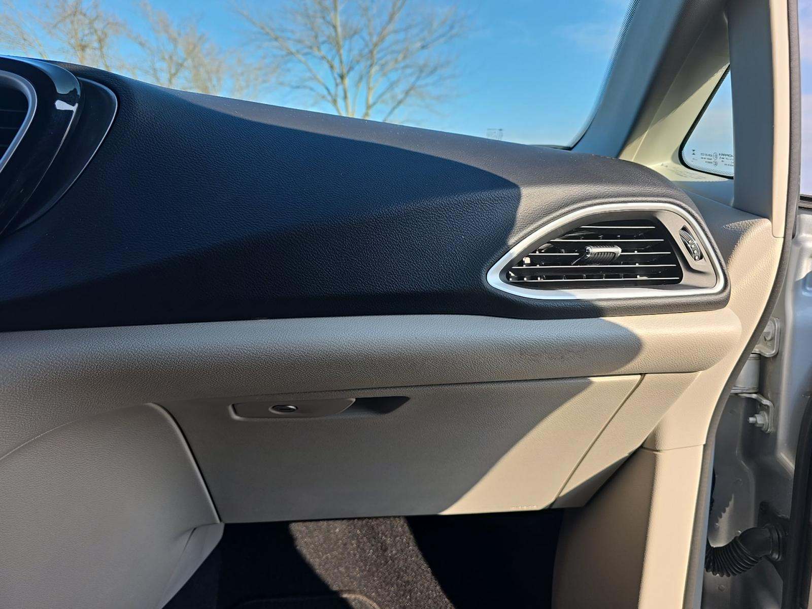 2024 Chrysler Pacifica Touring L FWD