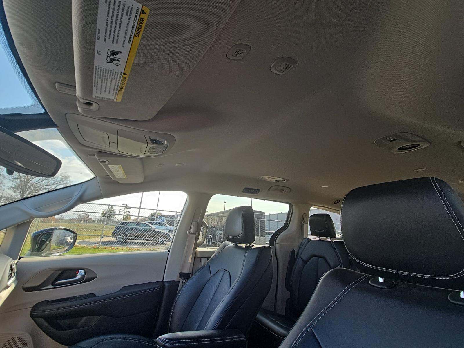 2024 Chrysler Pacifica Touring L FWD