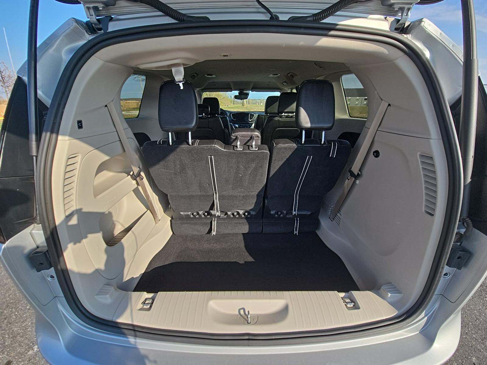 2024 Chrysler Pacifica Touring L FWD