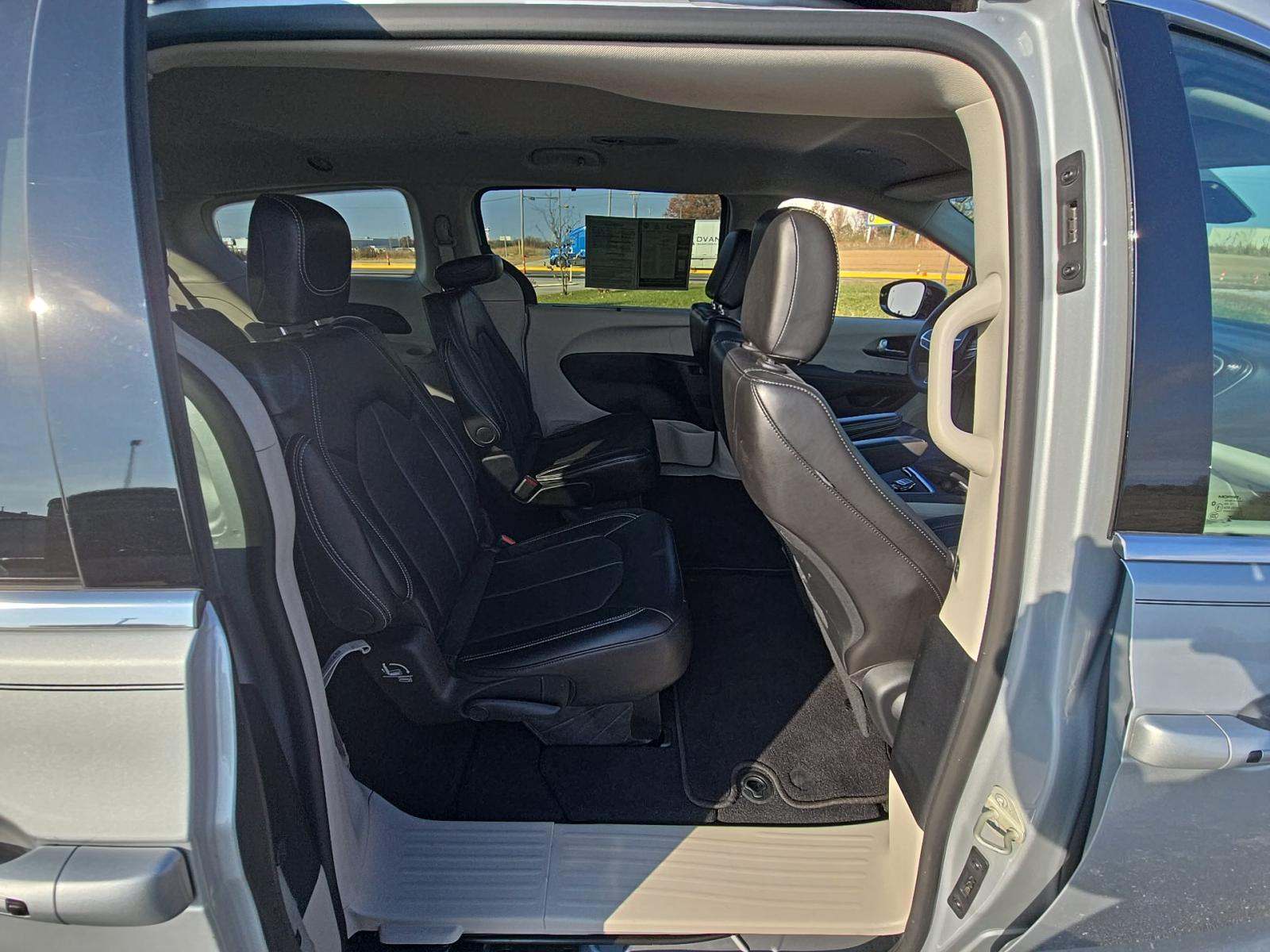 2024 Chrysler Pacifica Touring L FWD