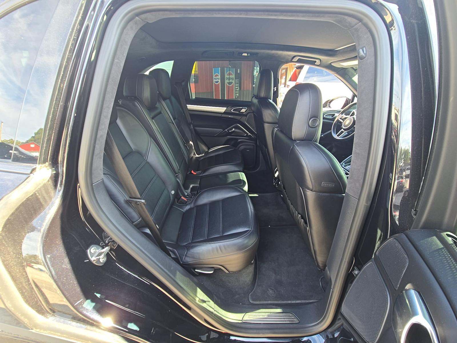 2015 Porsche Cayenne Turbo AWD