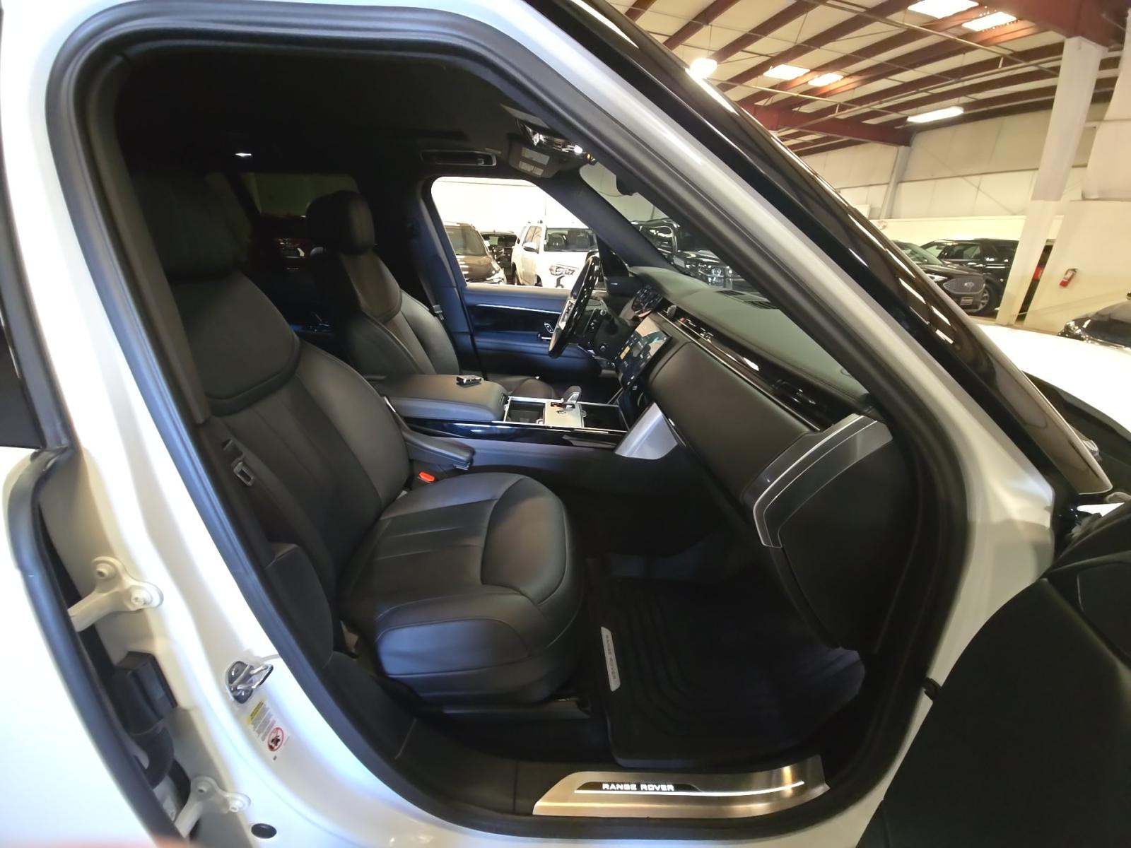 2024 Land Rover Range Rover SE AWD