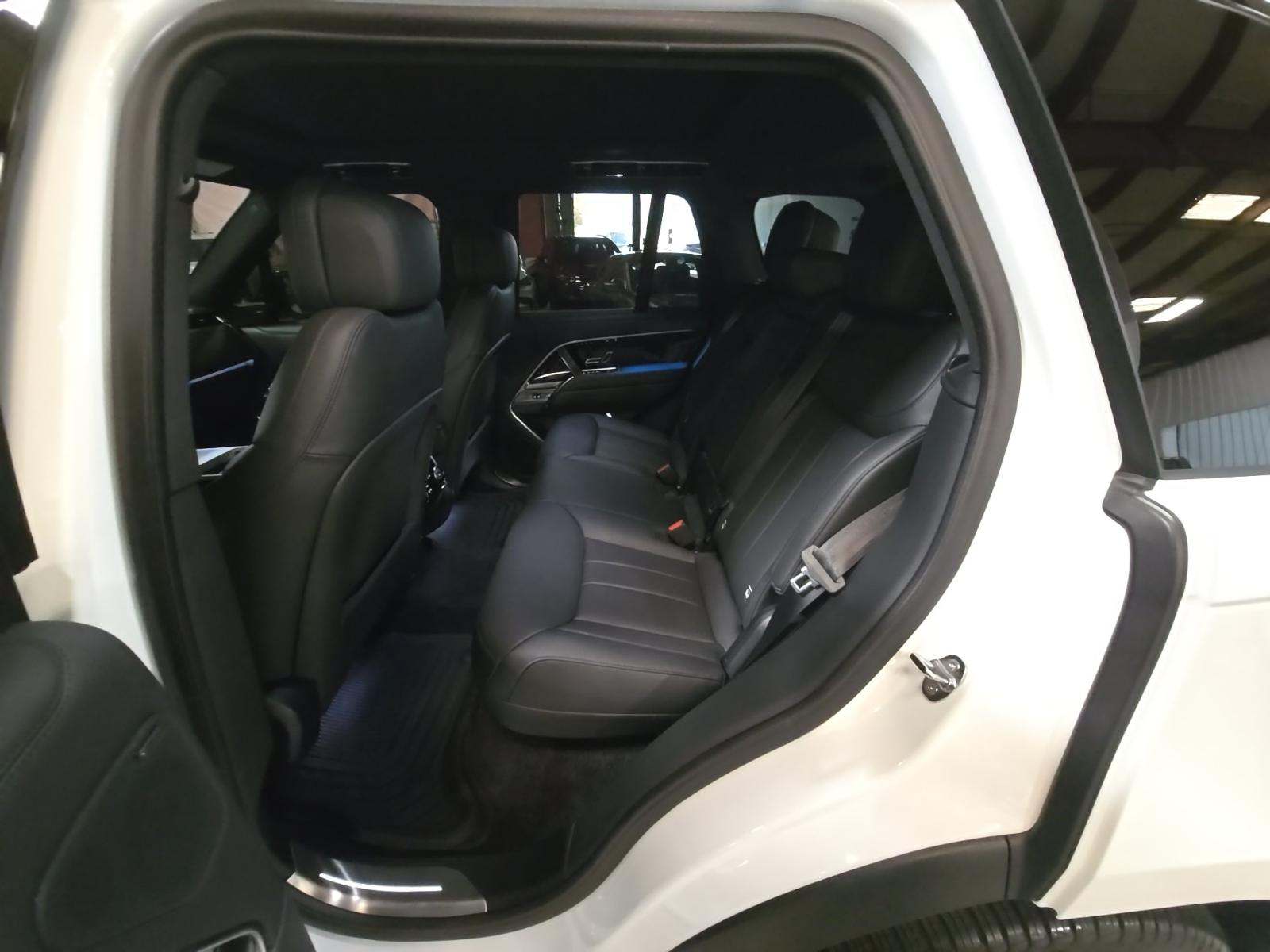 2024 Land Rover Range Rover SE AWD