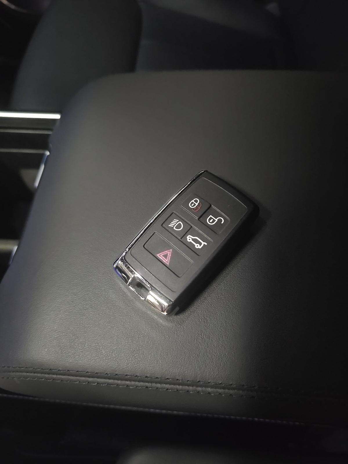 2024 Land Rover Range Rover SE AWD