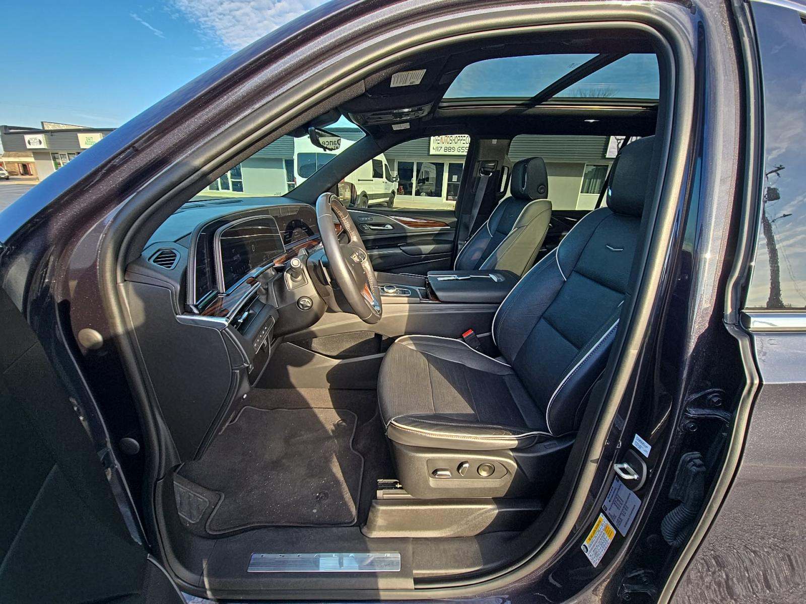 2022 Cadillac Escalade ESV Premium Luxury AWD