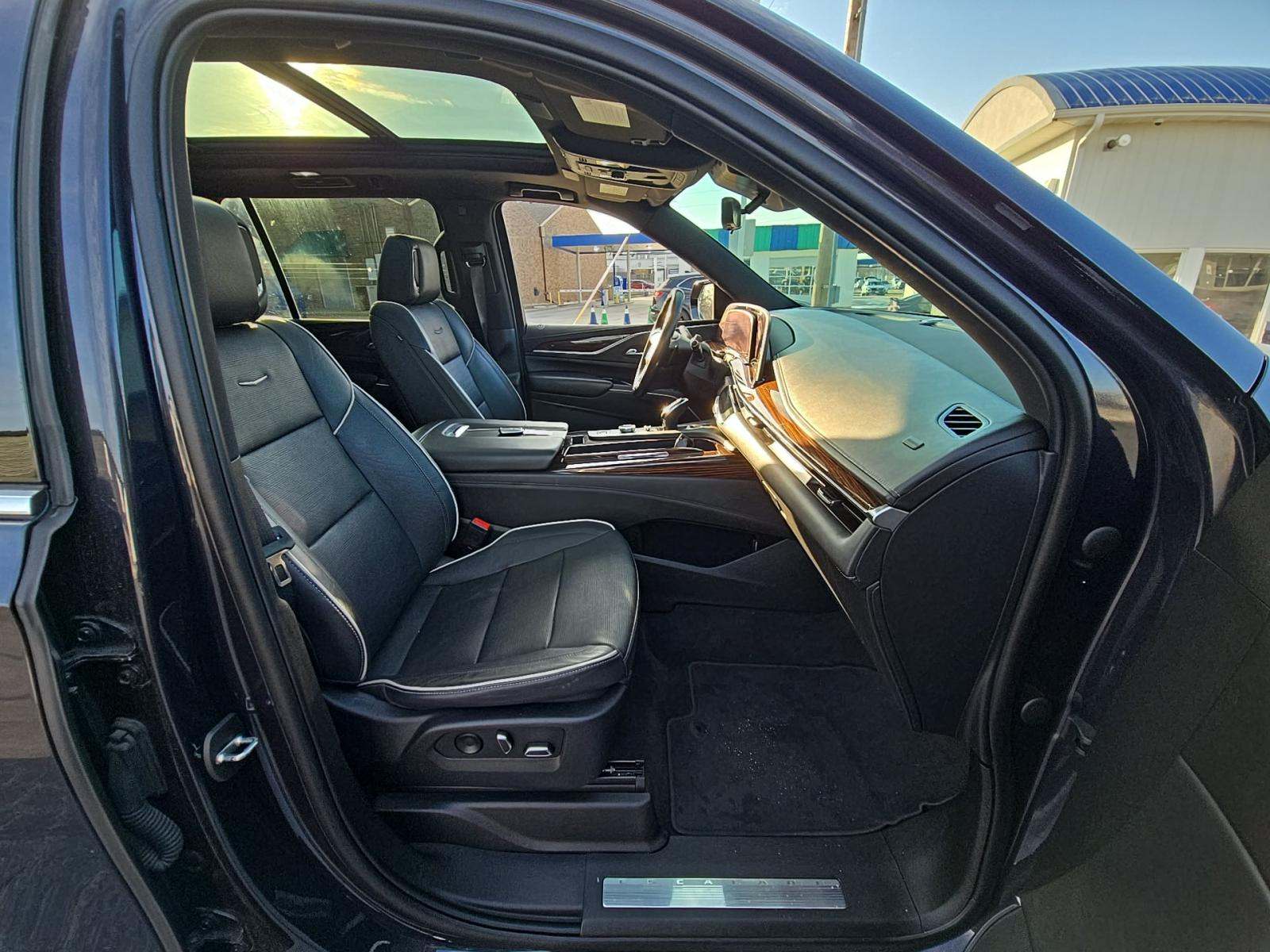 2022 Cadillac Escalade ESV Premium Luxury AWD