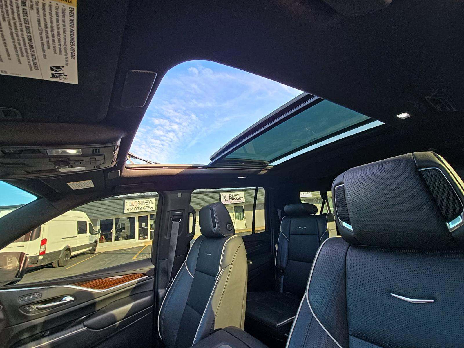 2022 Cadillac Escalade ESV Premium Luxury AWD