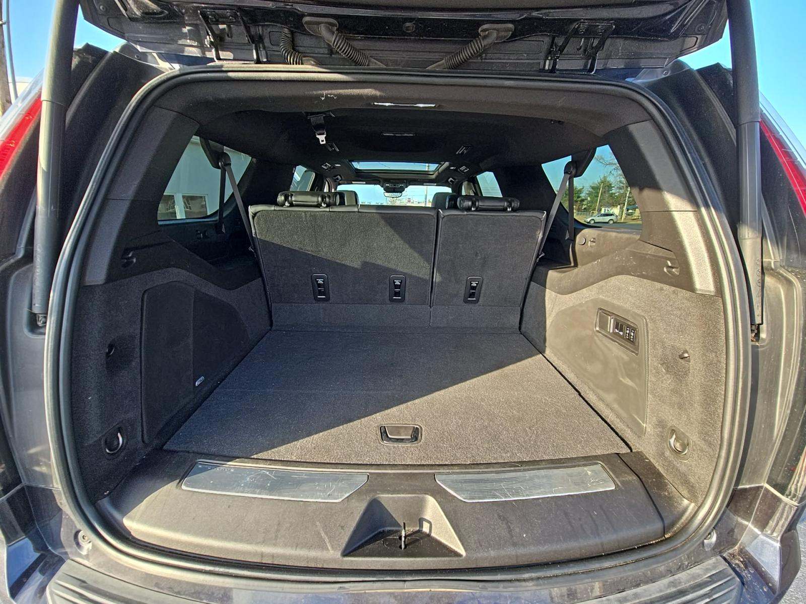 2022 Cadillac Escalade ESV Premium Luxury AWD