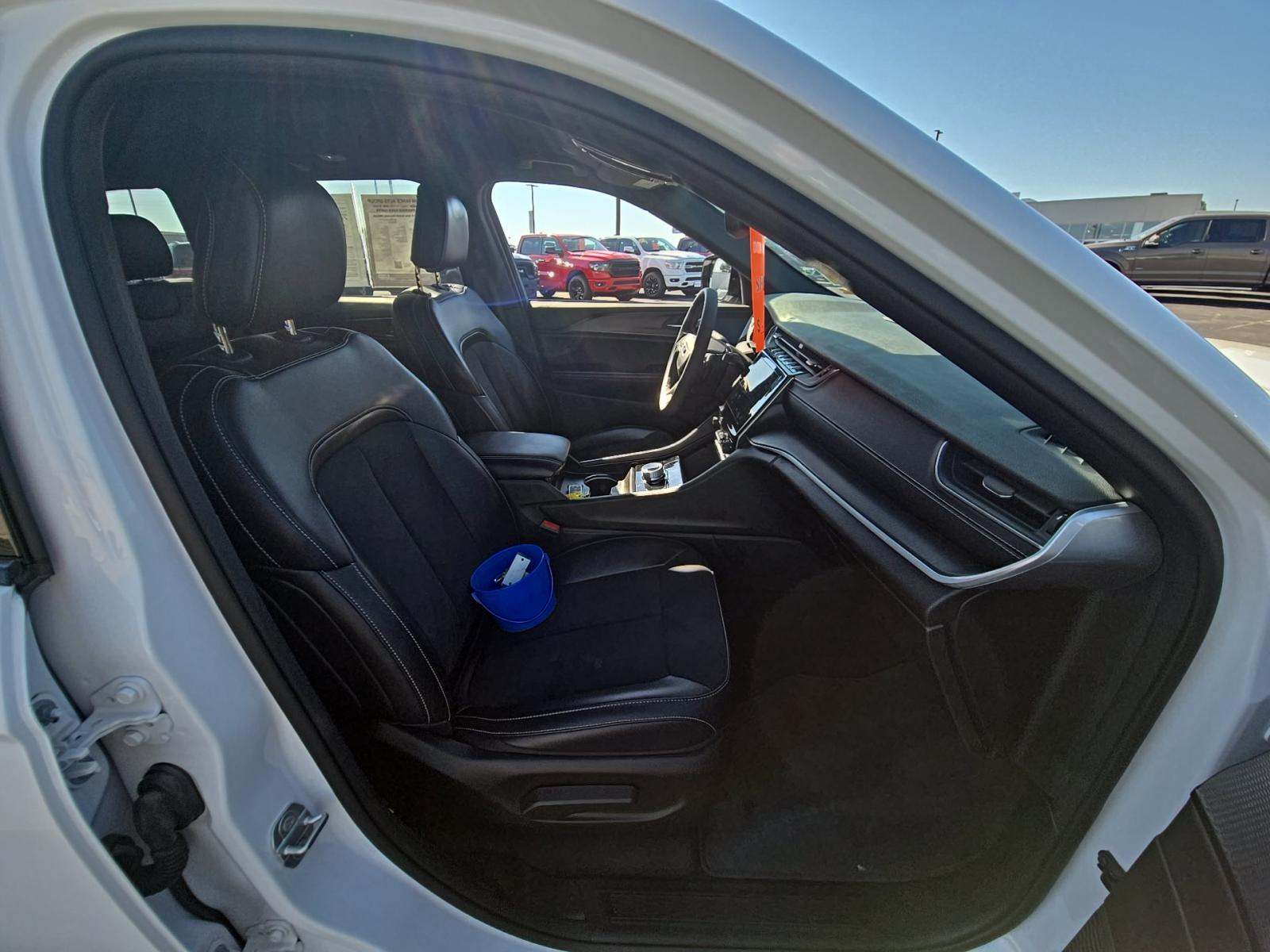 2024 Jeep Grand Cherokee Altitude AWD