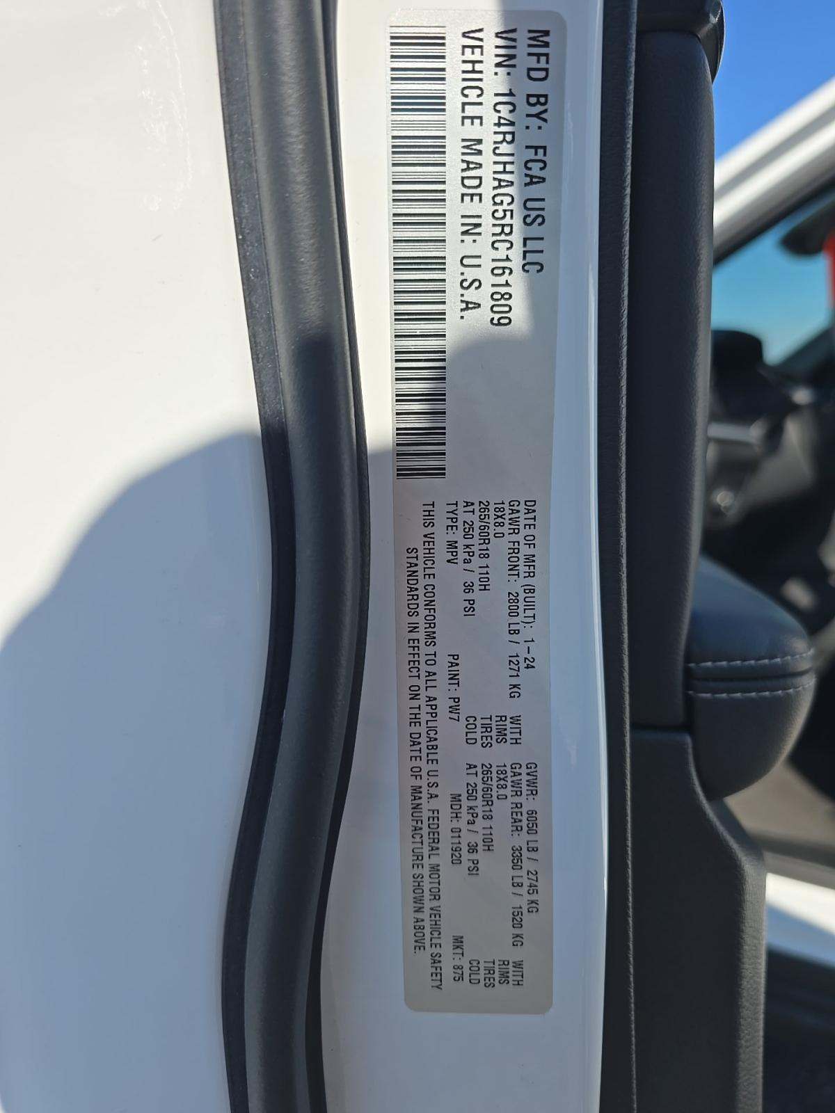 2024 Jeep Grand Cherokee Altitude AWD