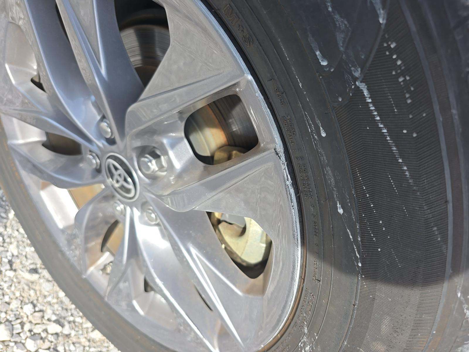 2024 Toyota Sienna LE FWD