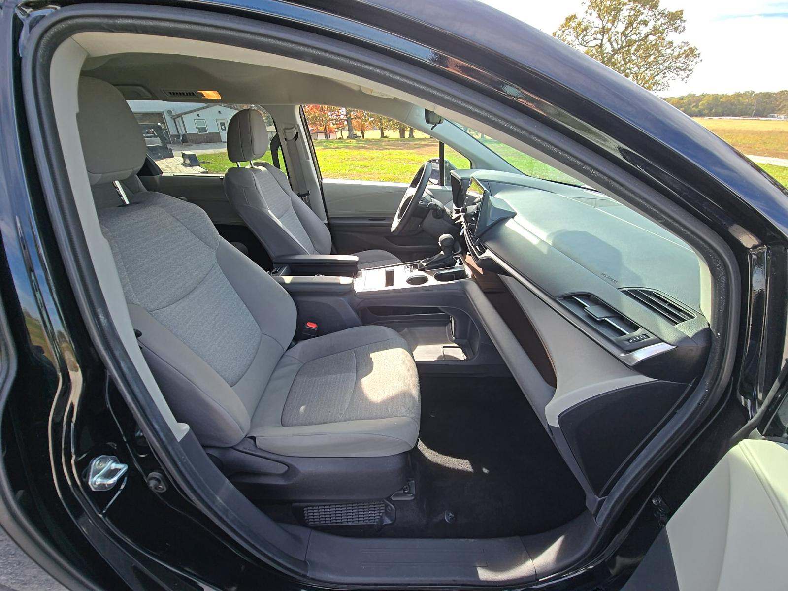 2024 Toyota Sienna LE FWD