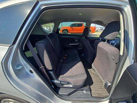 2017 Toyota Prius v Three FWD