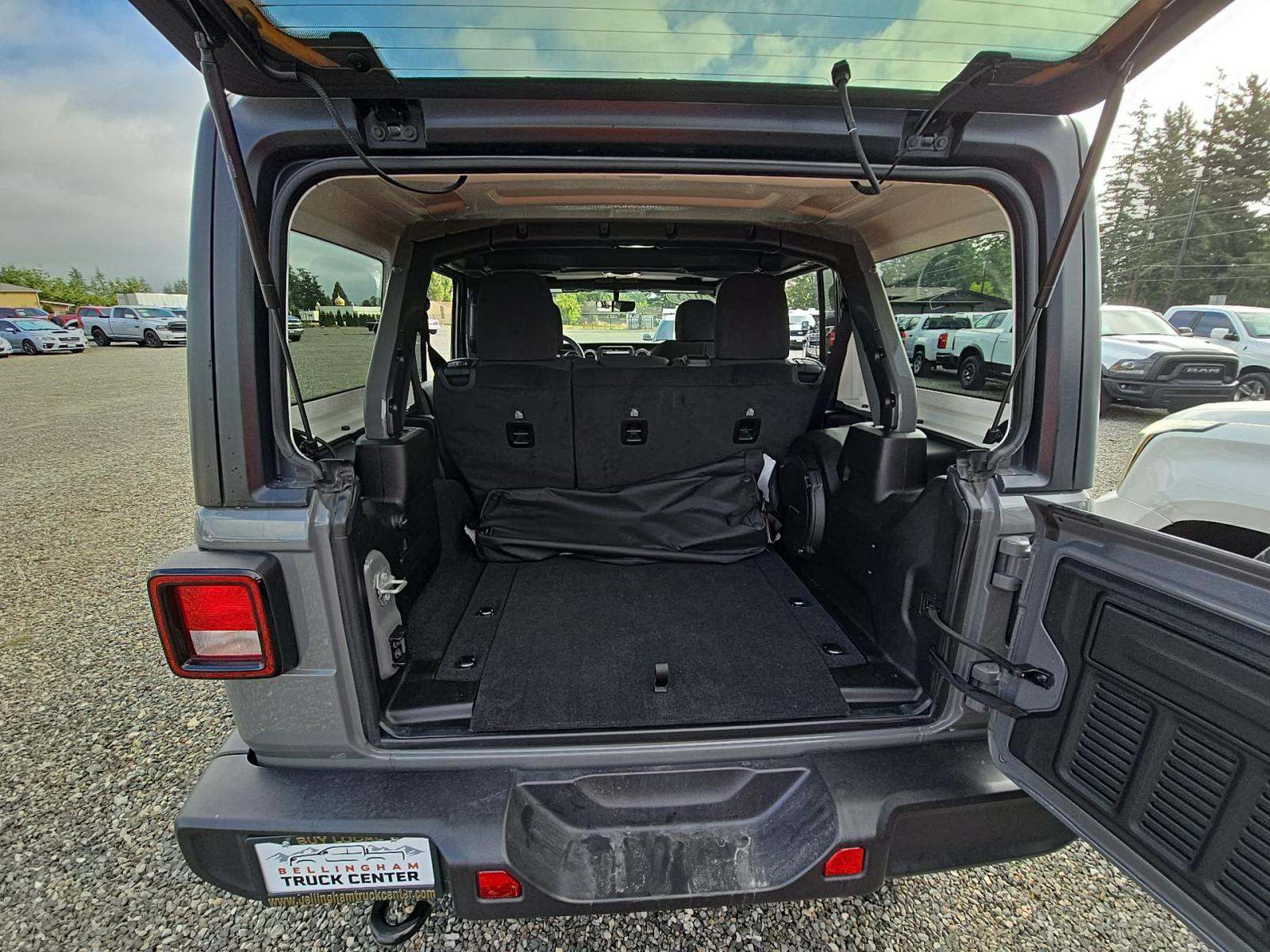 2023 Jeep Wrangler Sahara AWD