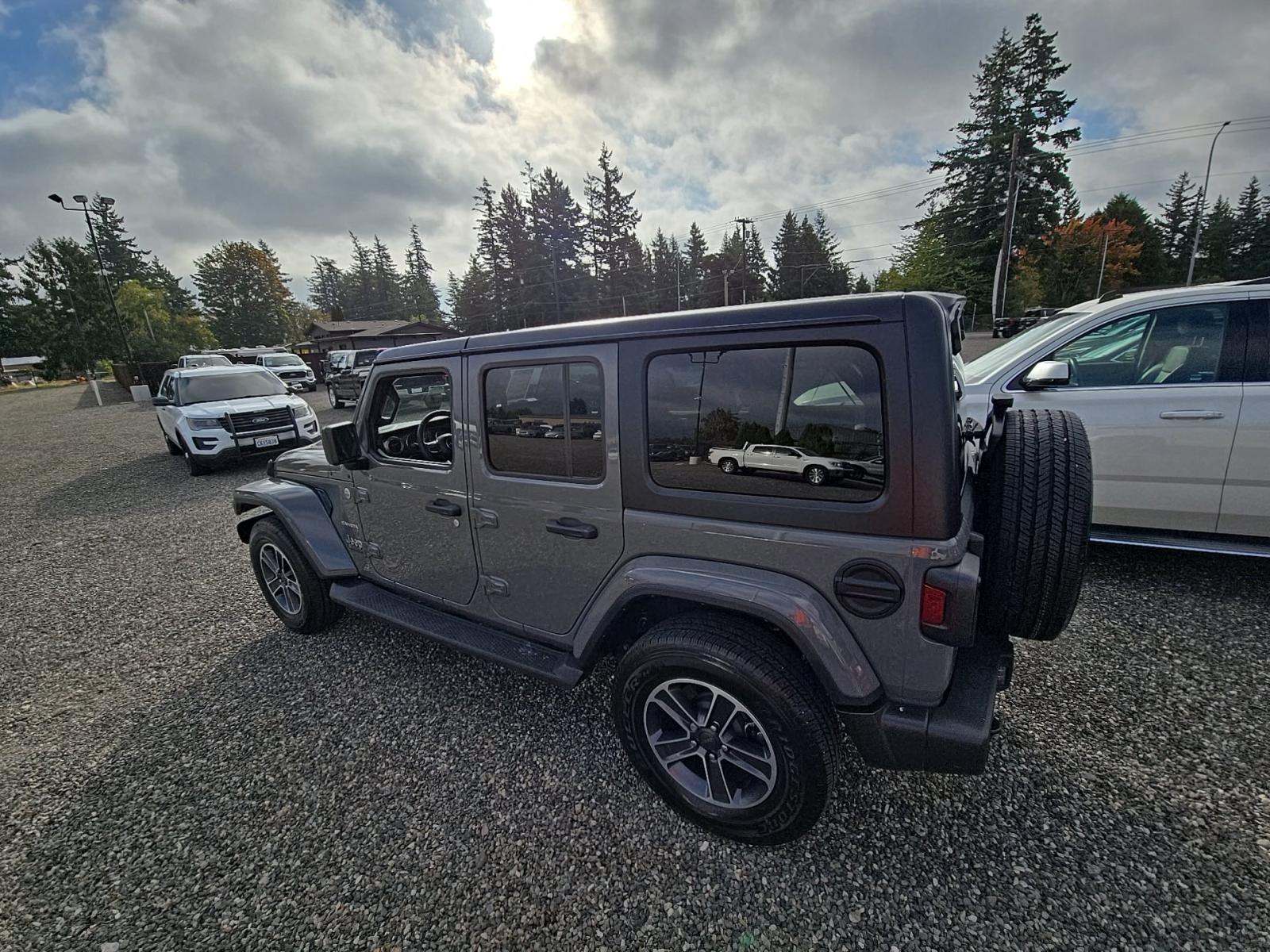 2023 Jeep Wrangler Sahara AWD
