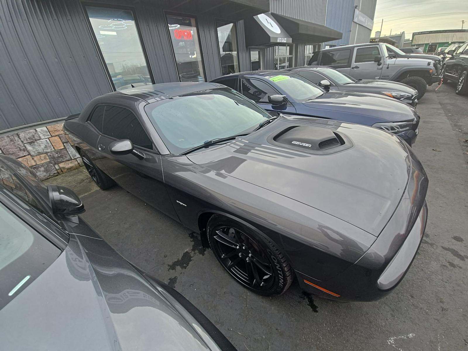 2015 Dodge Challenger R/T Shaker RWD