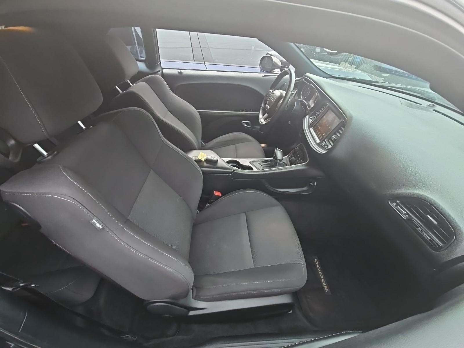 2015 Dodge Challenger R/T Shaker RWD