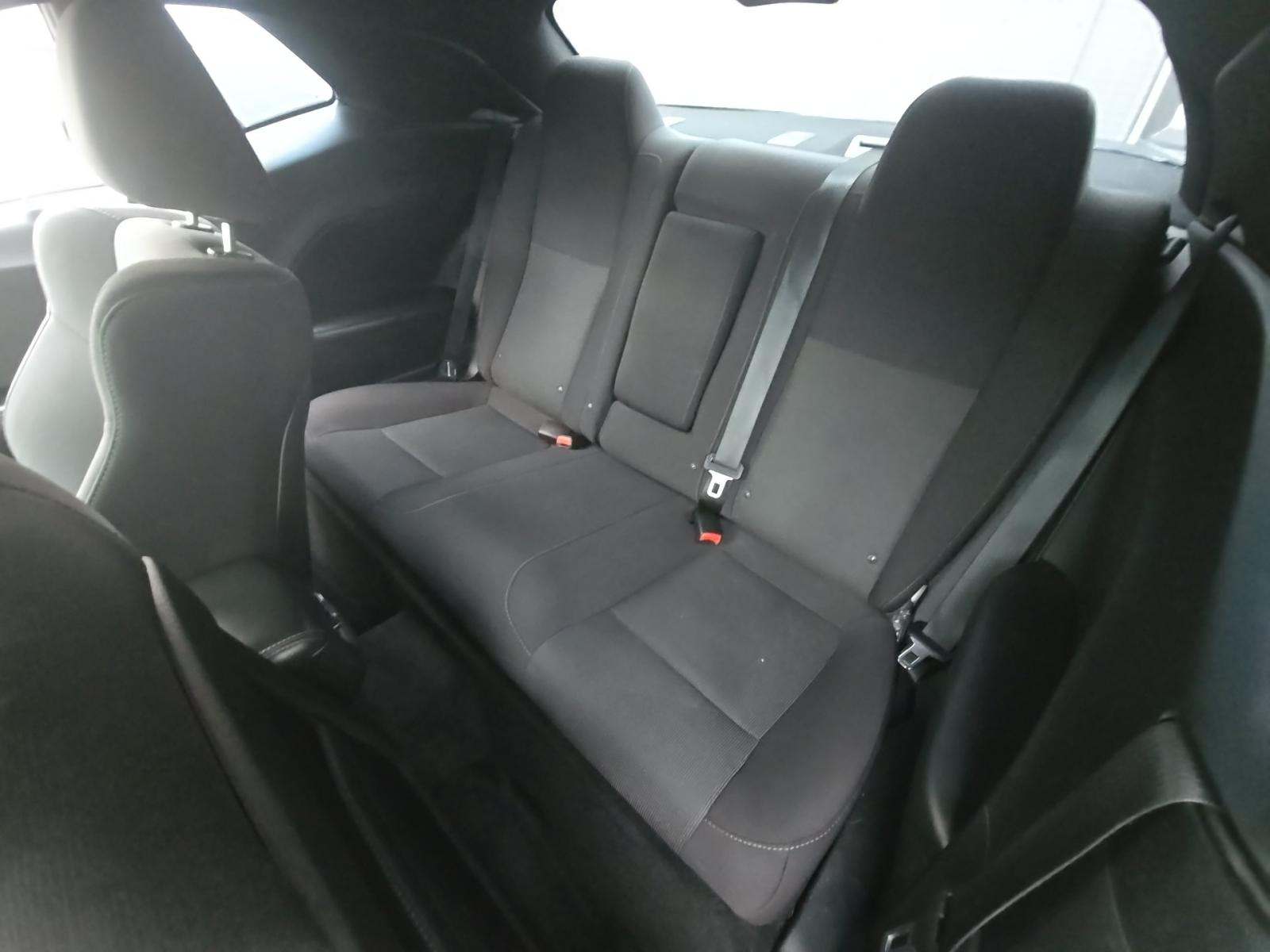 2015 Dodge Challenger R/T Shaker RWD