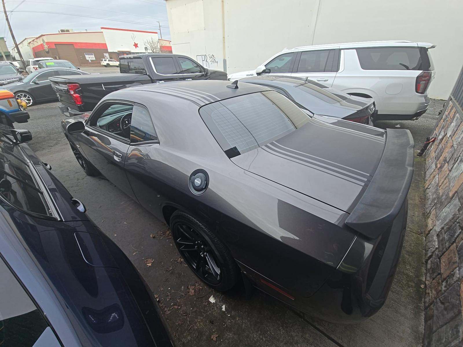 2015 Dodge Challenger R/T Shaker RWD