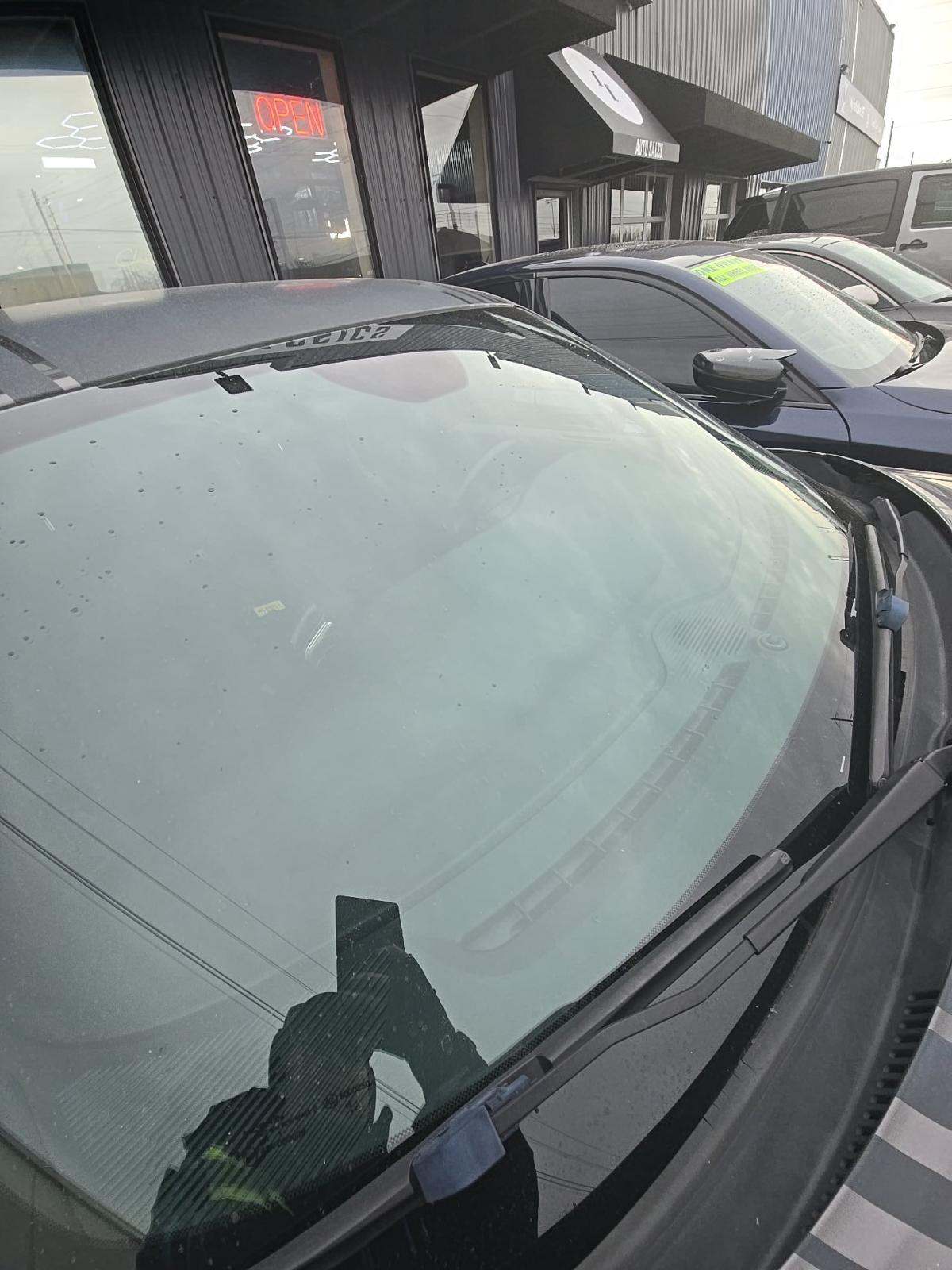 2015 Dodge Challenger R/T Shaker RWD