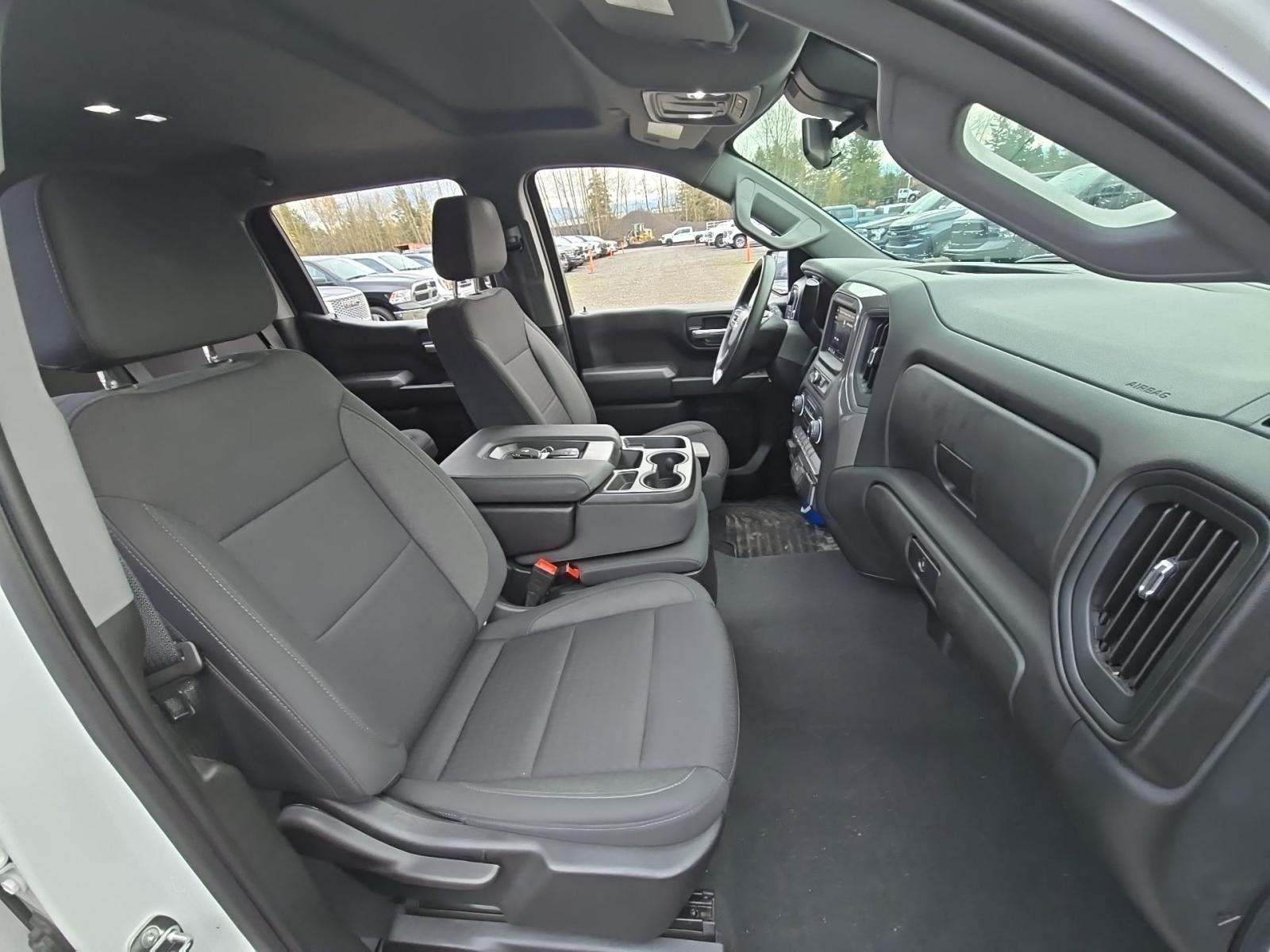 2023 Chevrolet Silverado 1500 Custom AWD