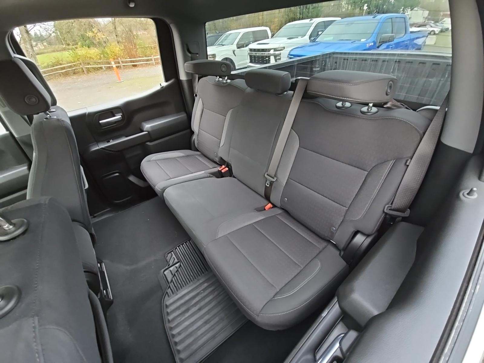 2023 Chevrolet Silverado 1500 Custom AWD