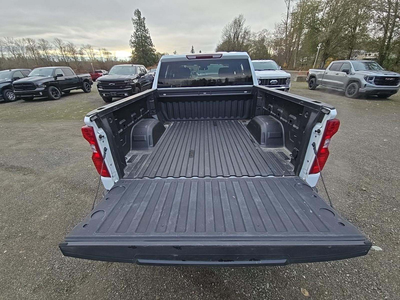 2023 Chevrolet Silverado 1500 Custom AWD