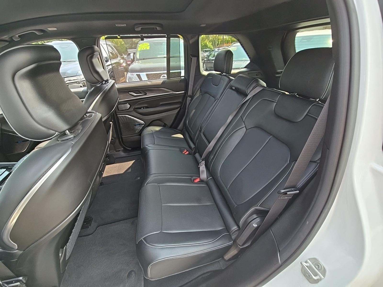2024 Jeep Grand Cherokee Overland AWD