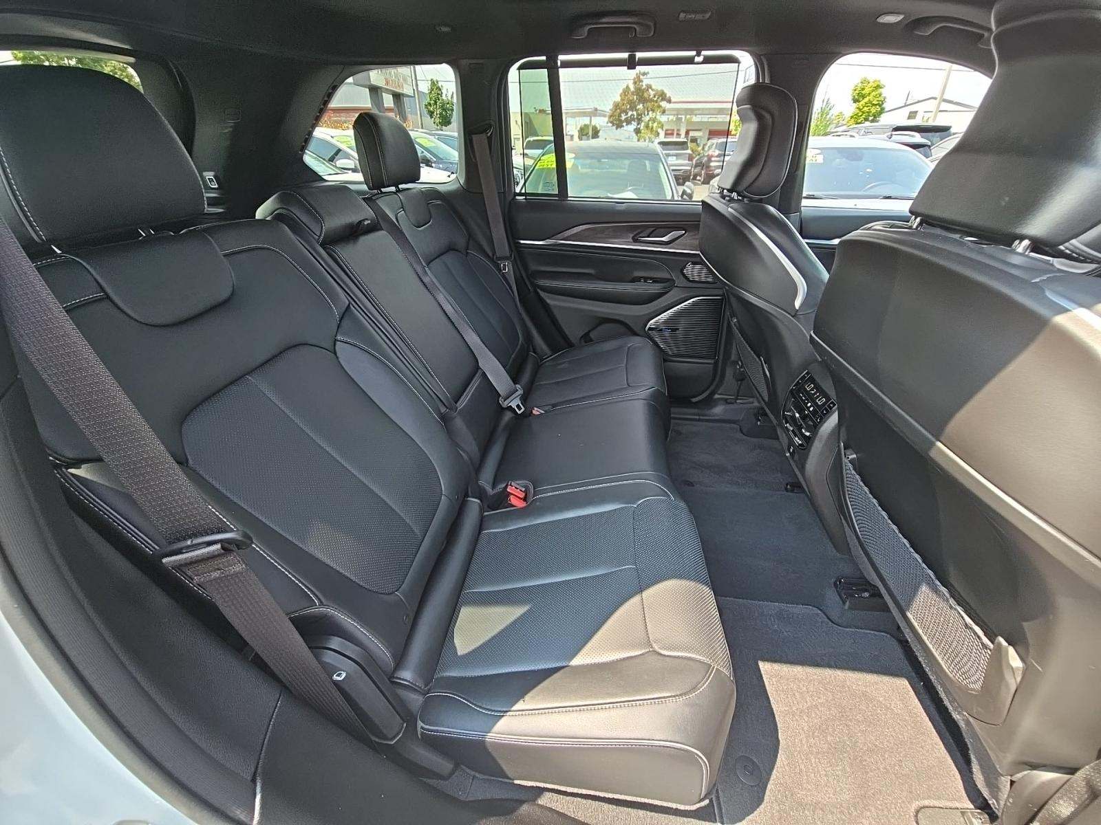 2024 Jeep Grand Cherokee Overland AWD