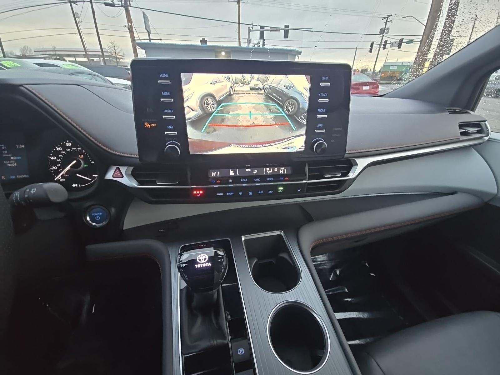 2024 Toyota Sienna XSE FWD