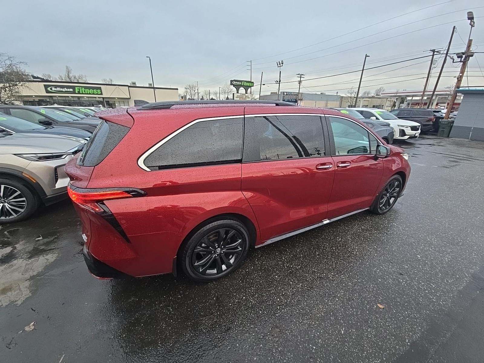 2024 Toyota Sienna XSE FWD