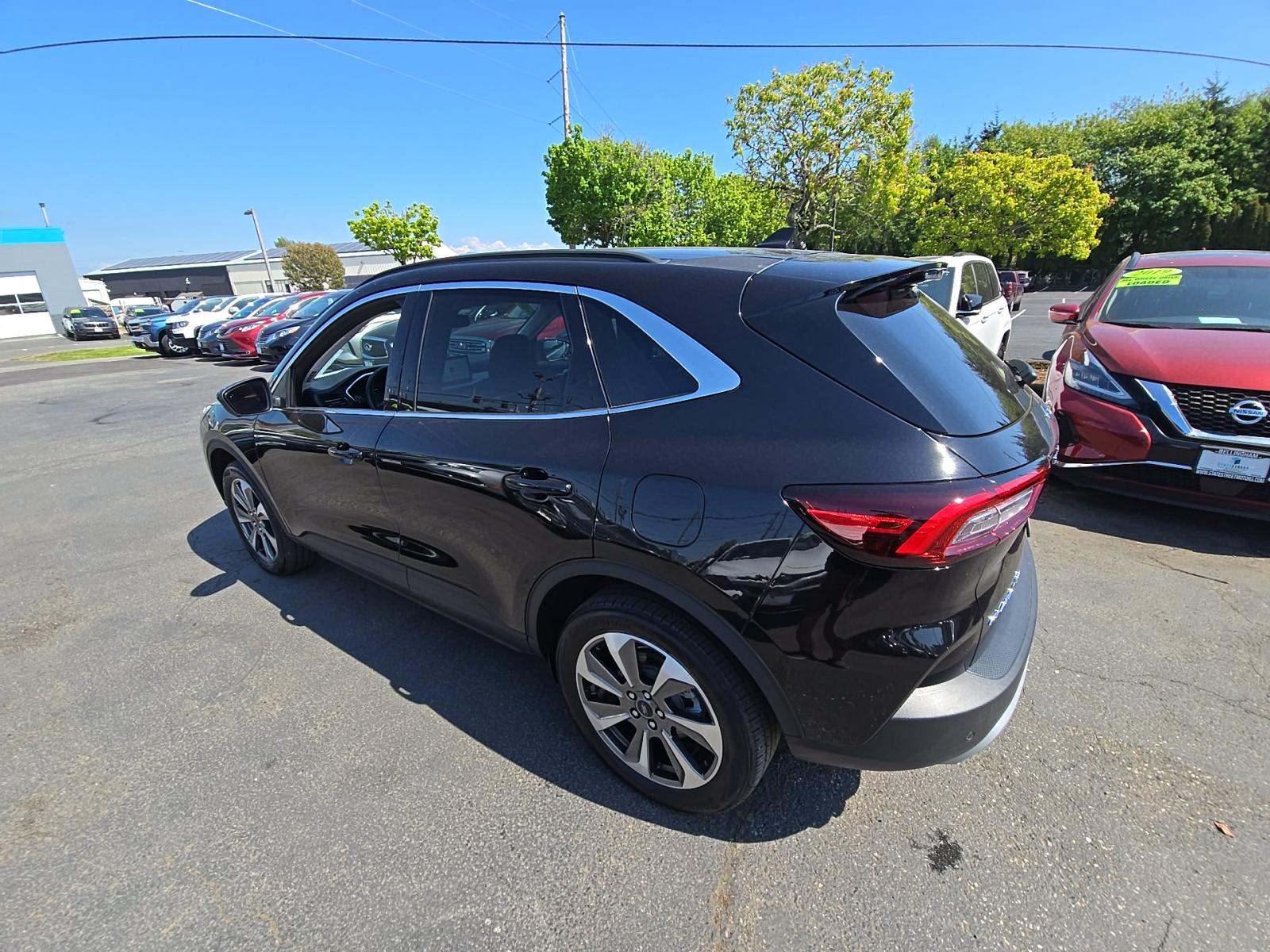 FORD ESCAPE - 2