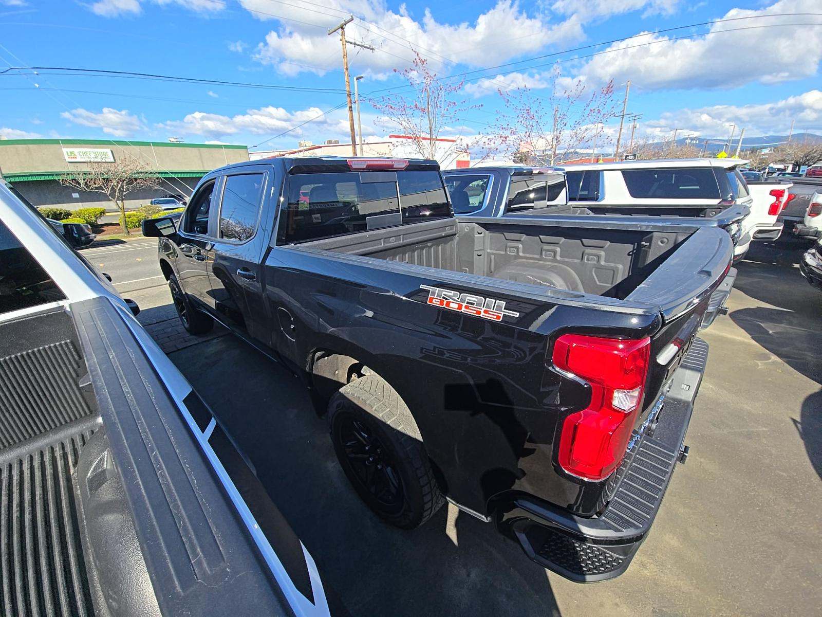 CHEVROLET SILVERADO - 2