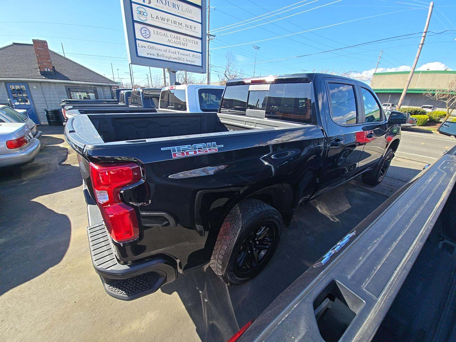 CHEVROLET SILVERADO - 3