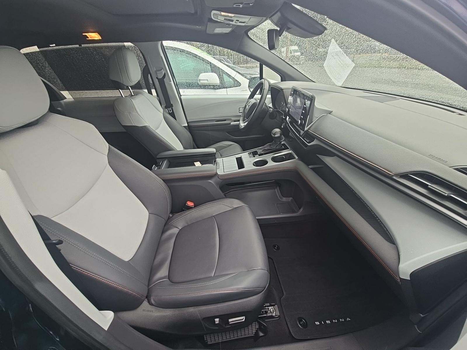 2024 Toyota Sienna XSE FWD