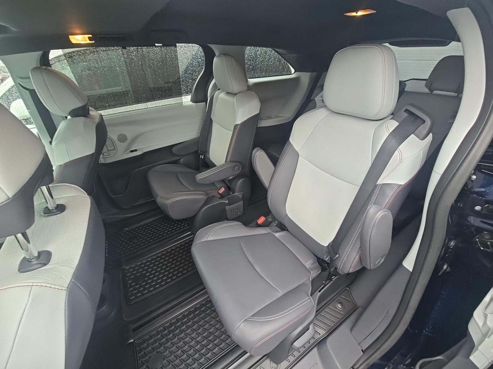 2024 Toyota Sienna XSE FWD