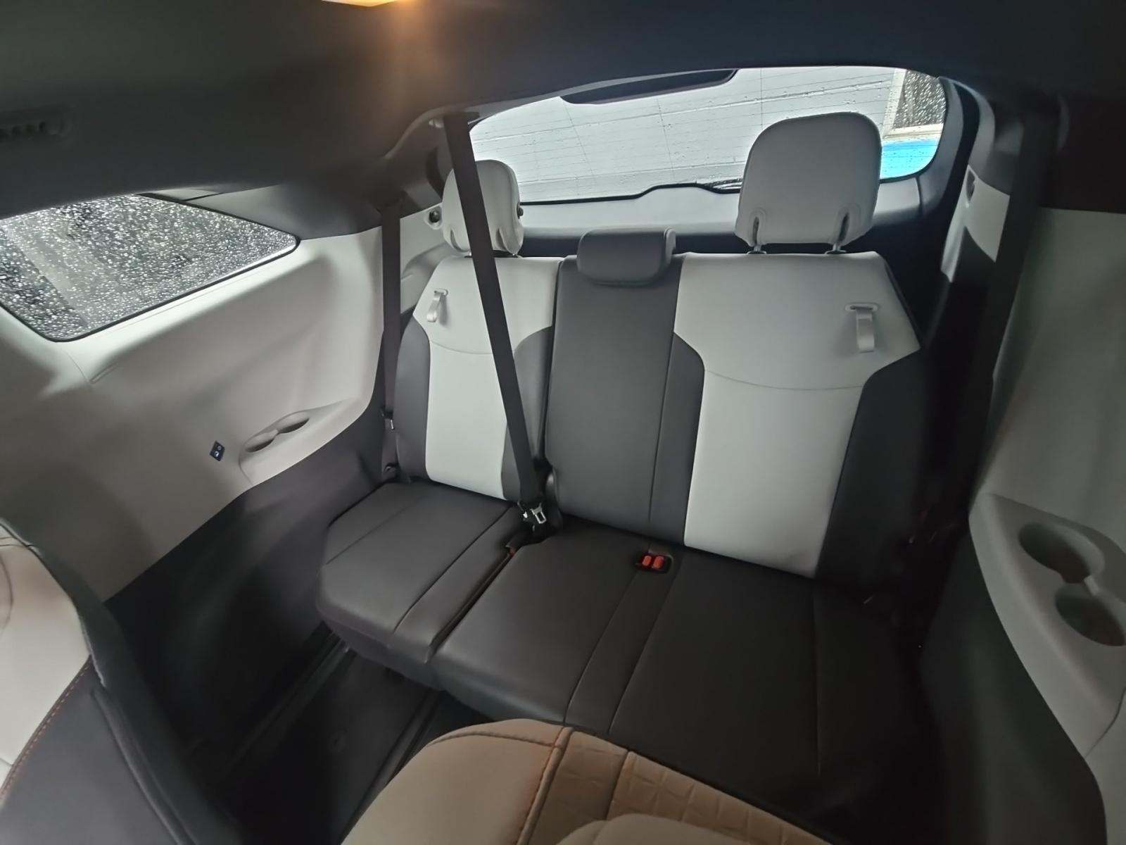 2024 Toyota Sienna XSE FWD