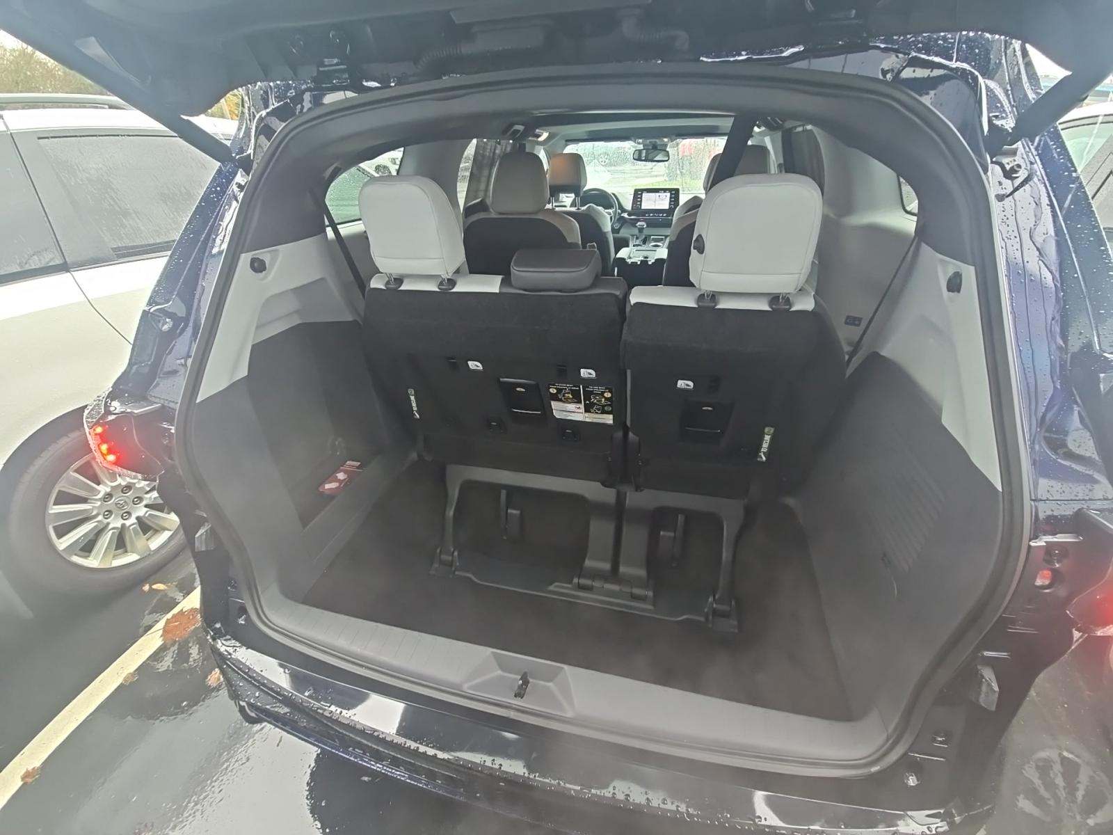 2024 Toyota Sienna XSE FWD