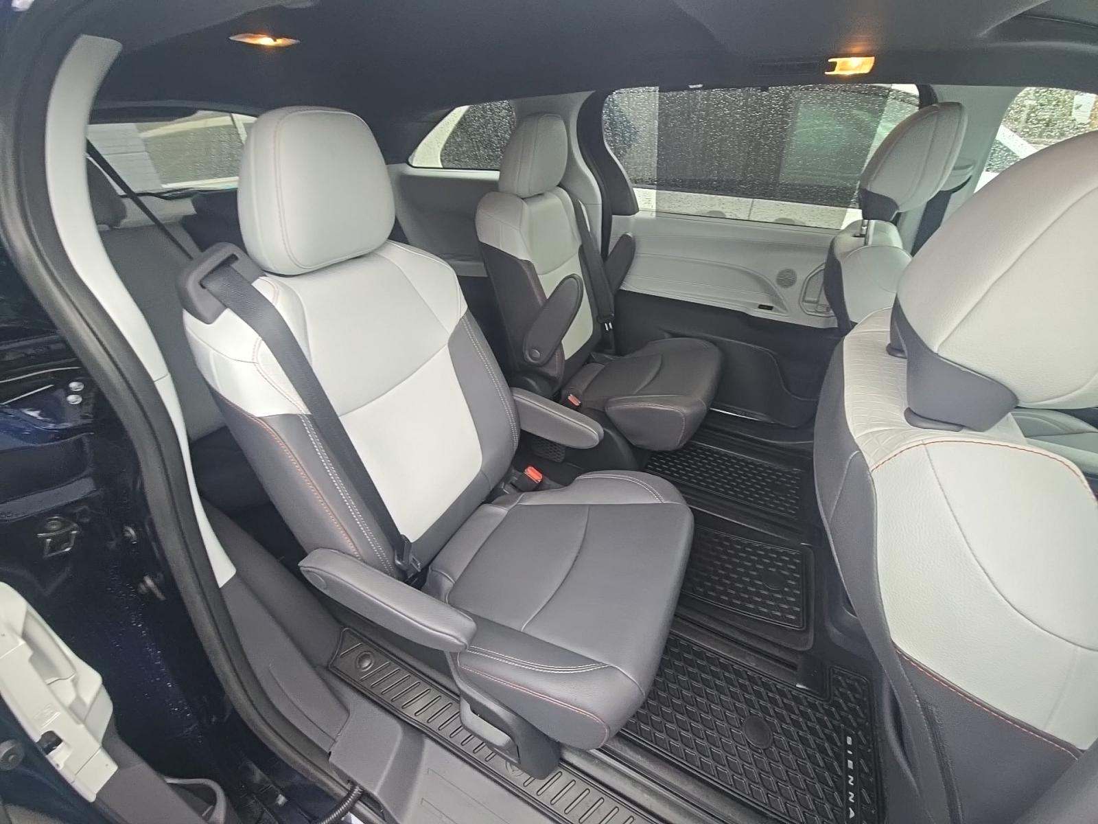 2024 Toyota Sienna XSE FWD