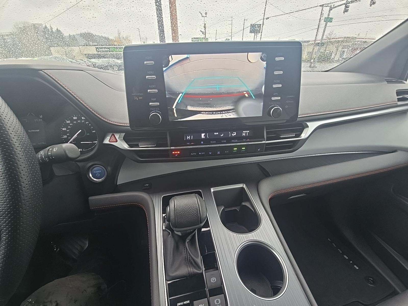 2024 Toyota Sienna XSE FWD