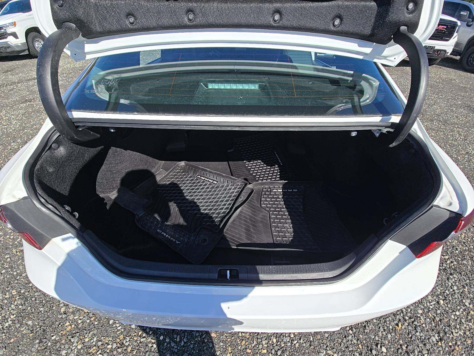 2024 Toyota Camry SE FWD