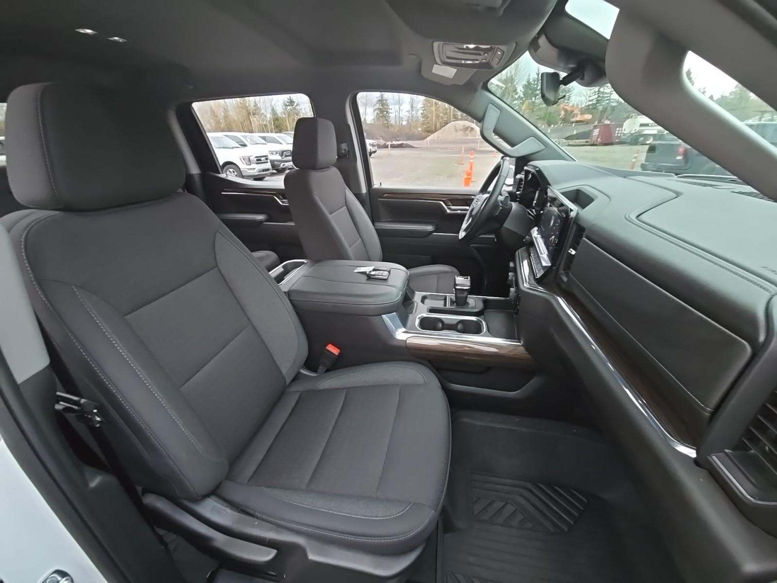 2024 Chevrolet Silverado 1500 RST AWD