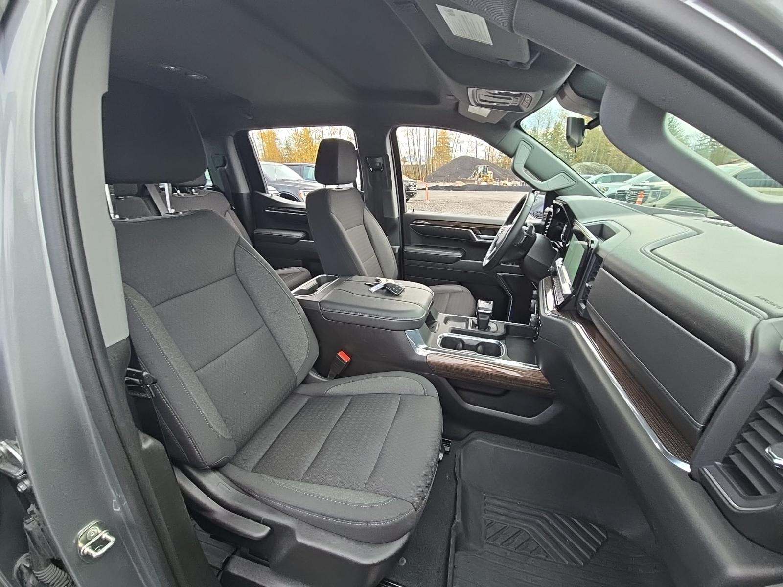 2023 Chevrolet Silverado 1500 RST AWD