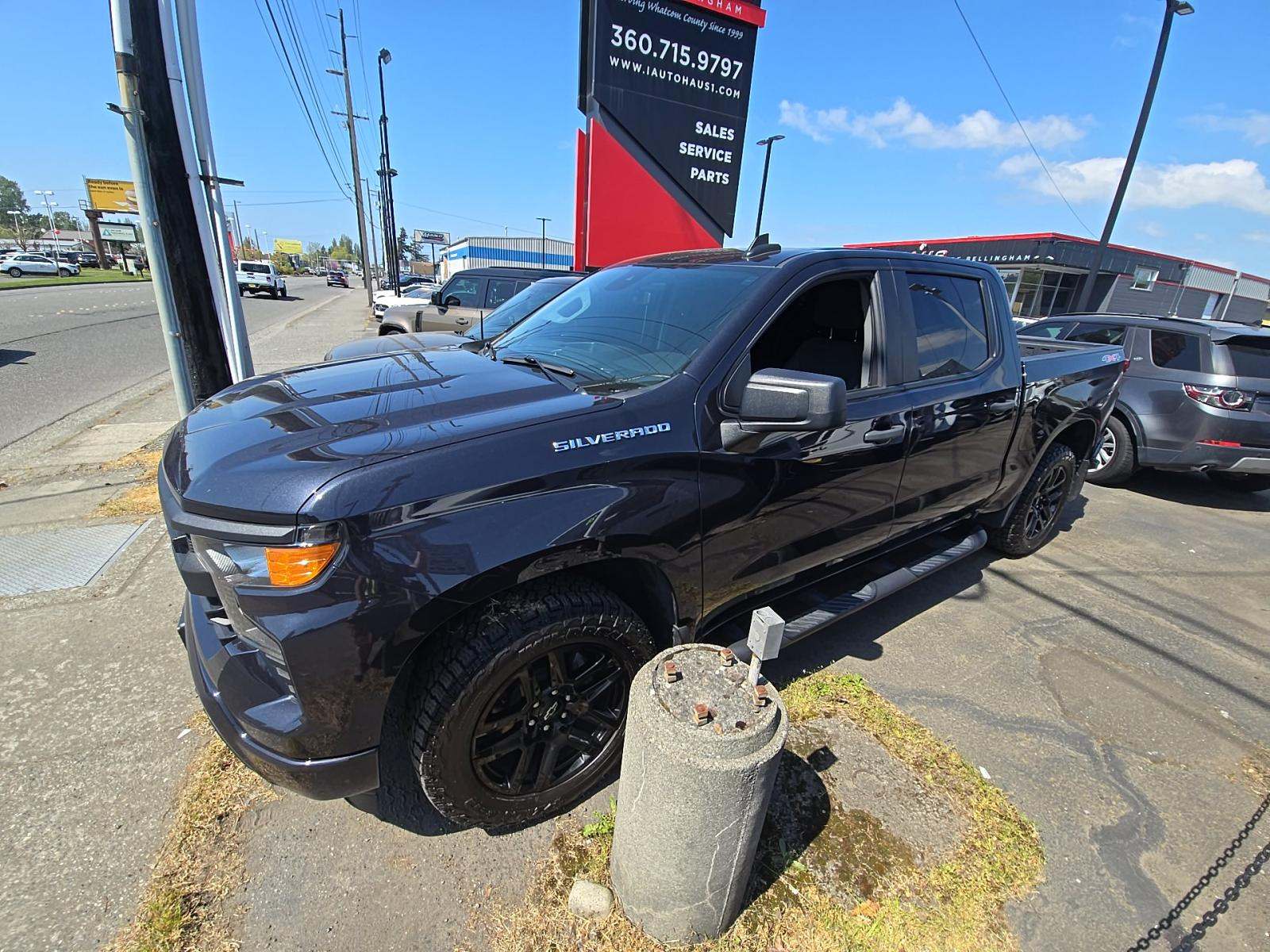 2023 Chevrolet Silverado 1500 Custom AWD