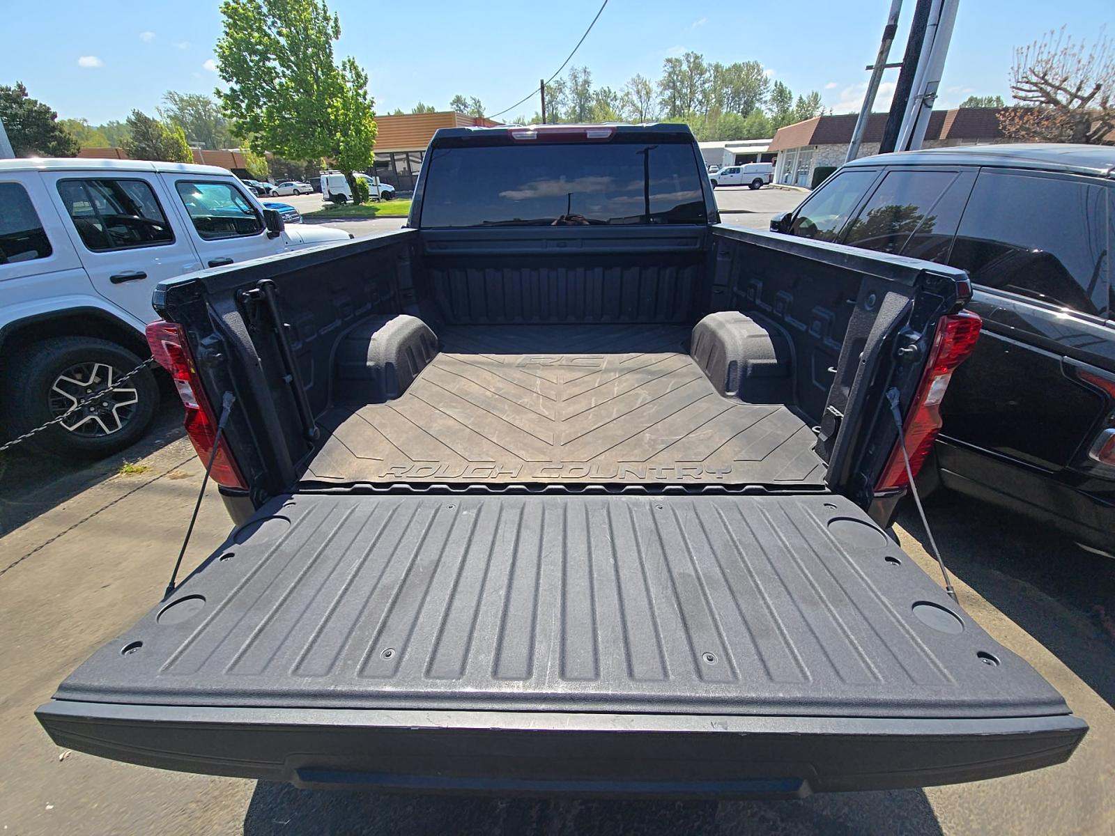 2023 Chevrolet Silverado 1500 Custom AWD