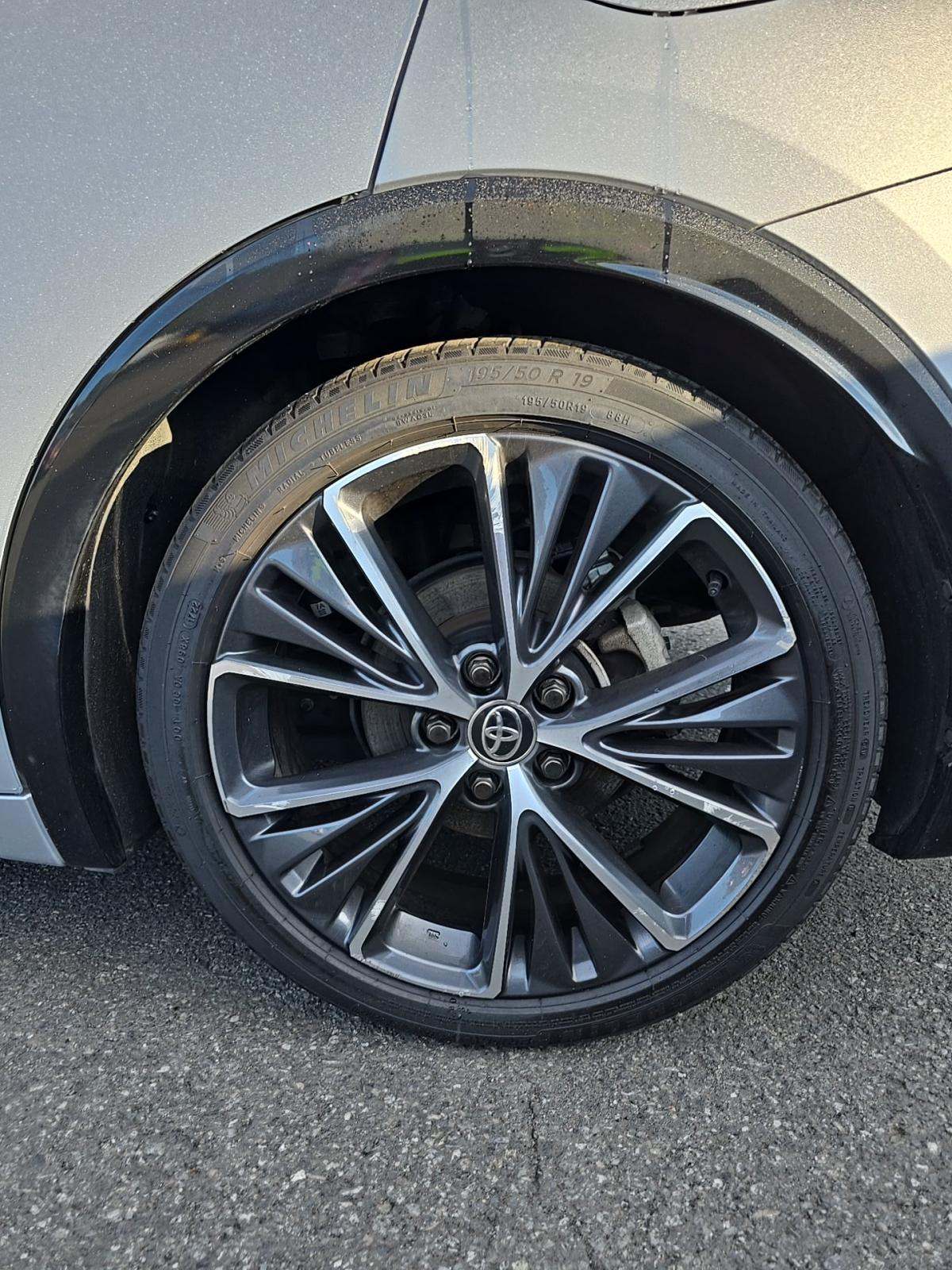 2023 Toyota Prius XLE FWD