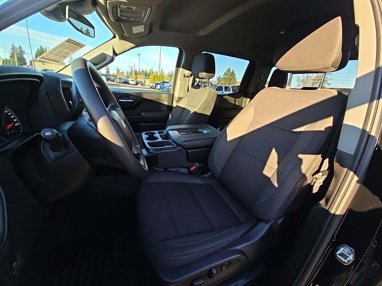 2023 Chevrolet Silverado 1500 Custom AWD